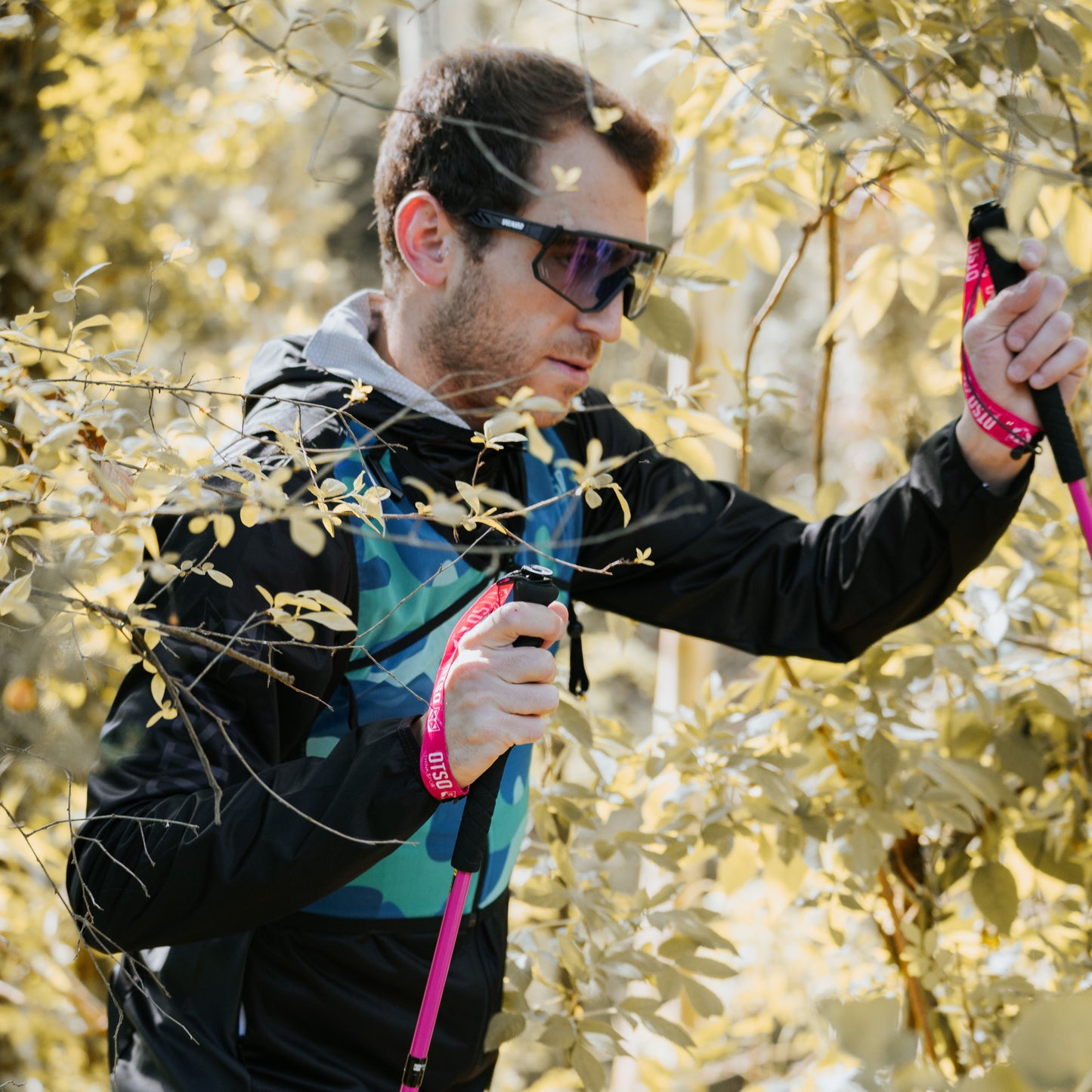 Ultralight folding carbon poles