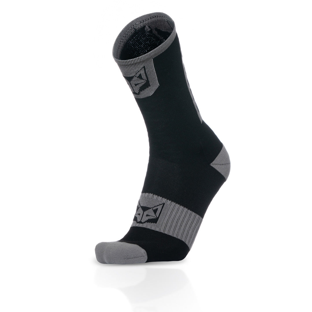 Mitjons de Ciclisme High Cut - Black & Silver Grey